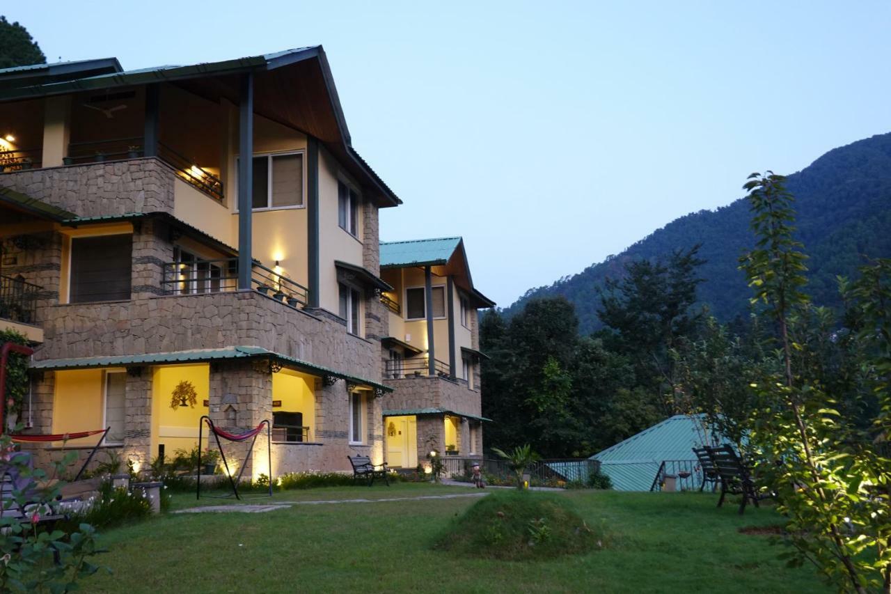 Araiya Palampur Hotel Exterior photo