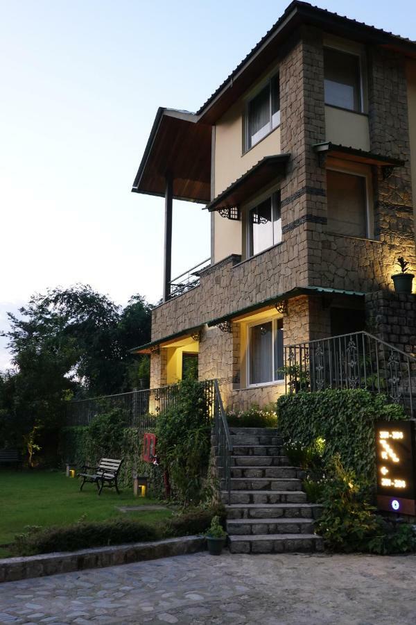 Araiya Palampur Hotel Exterior photo